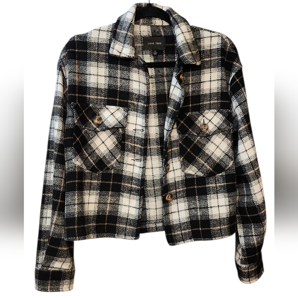 EUC Love Tree Black and White Plaid Flannel Jacket with Front Pockets Size Small